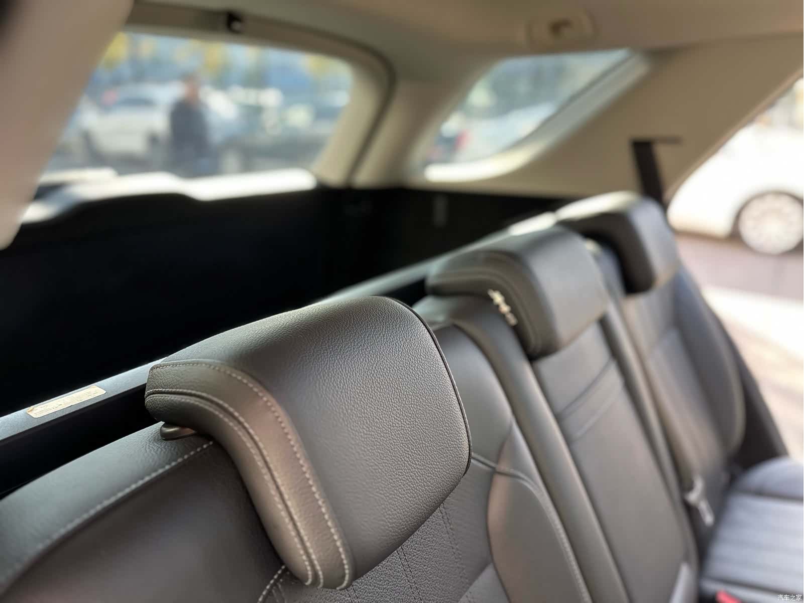 Mercedes-Benz GLE, 2018 28