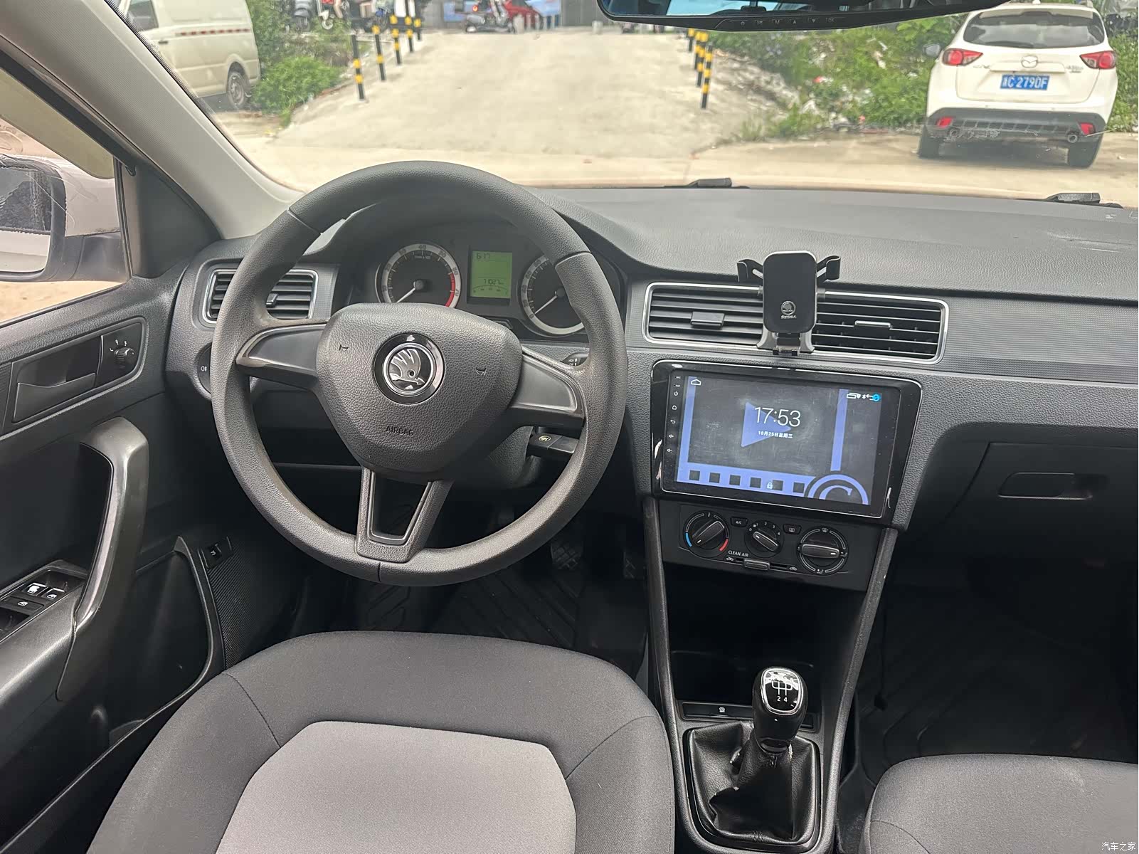 Skoda Rapid, 2019 9