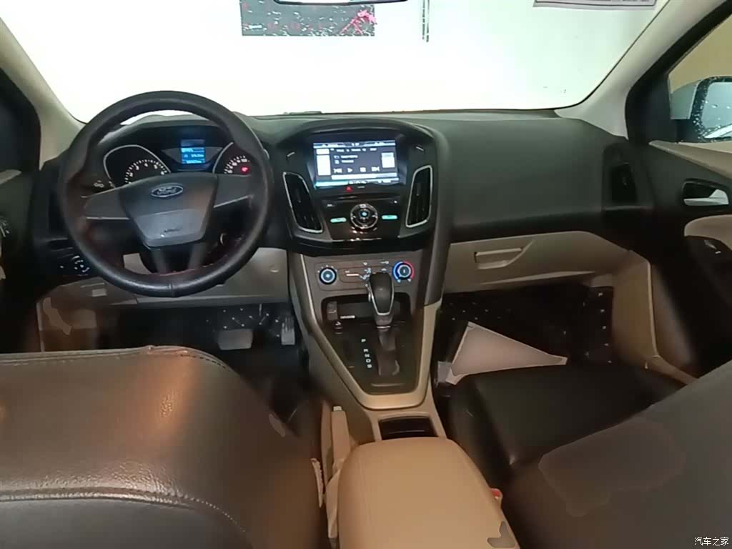 Ford Focus, 2016 10