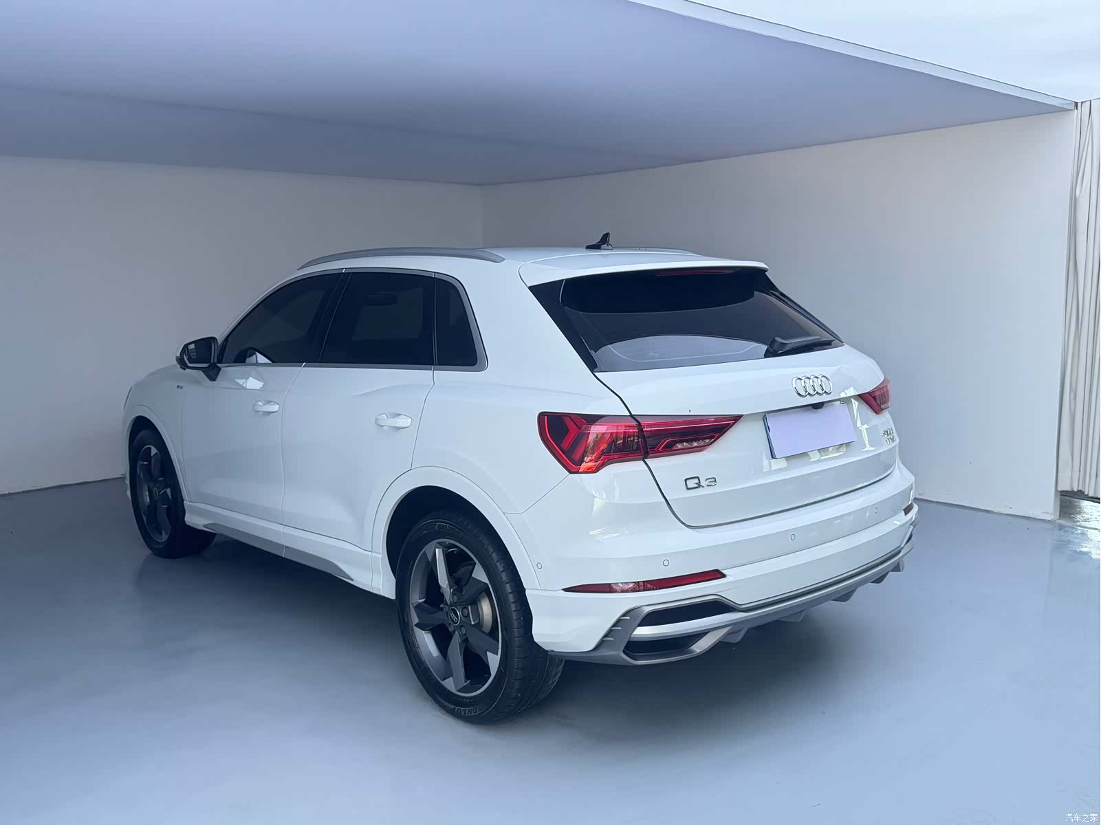 Audi Q3, 2022 4