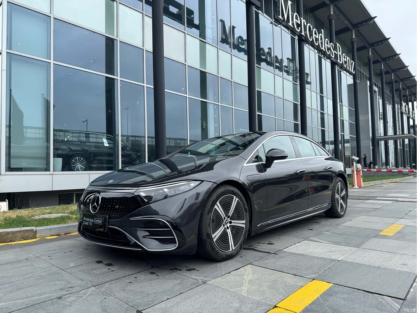 Mercedes-Benz EQS, 2024 1