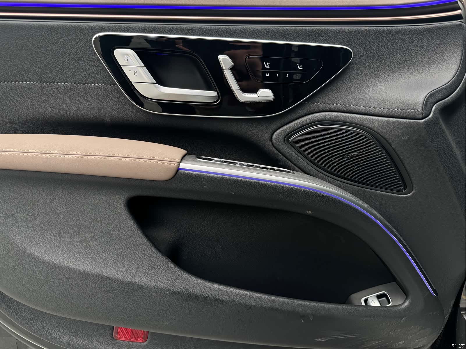 Mercedes-Benz EQS, 2024 6