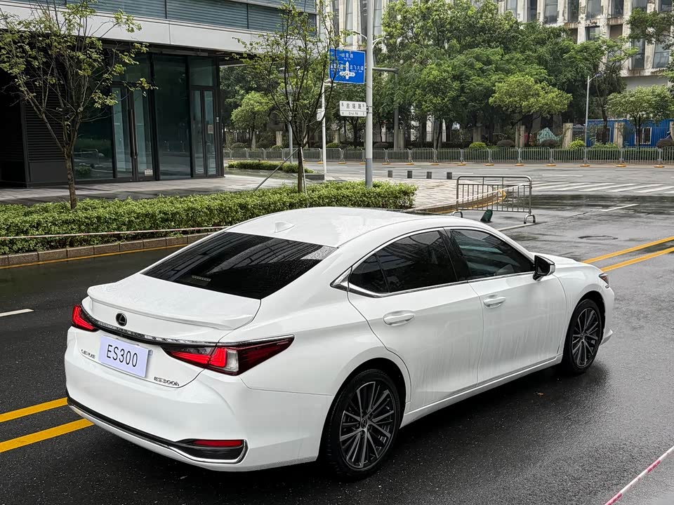 Lexus ES Lexus ES