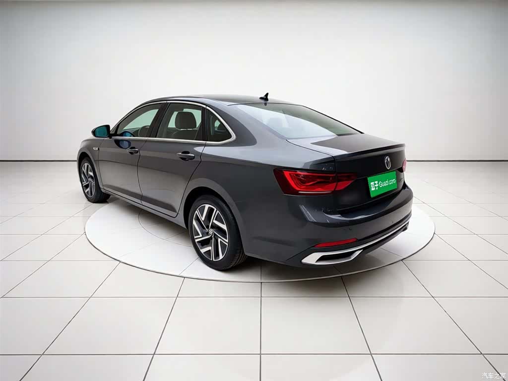 Volkswagen Sagitar, 2023 4