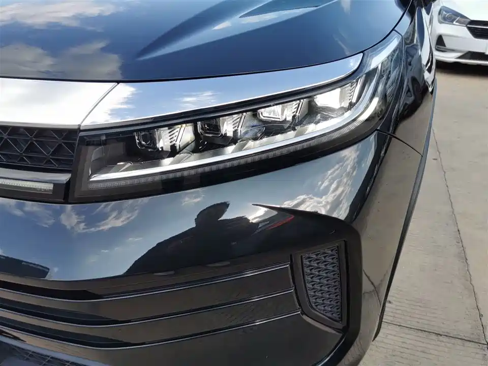 Exeed Chasing the wind