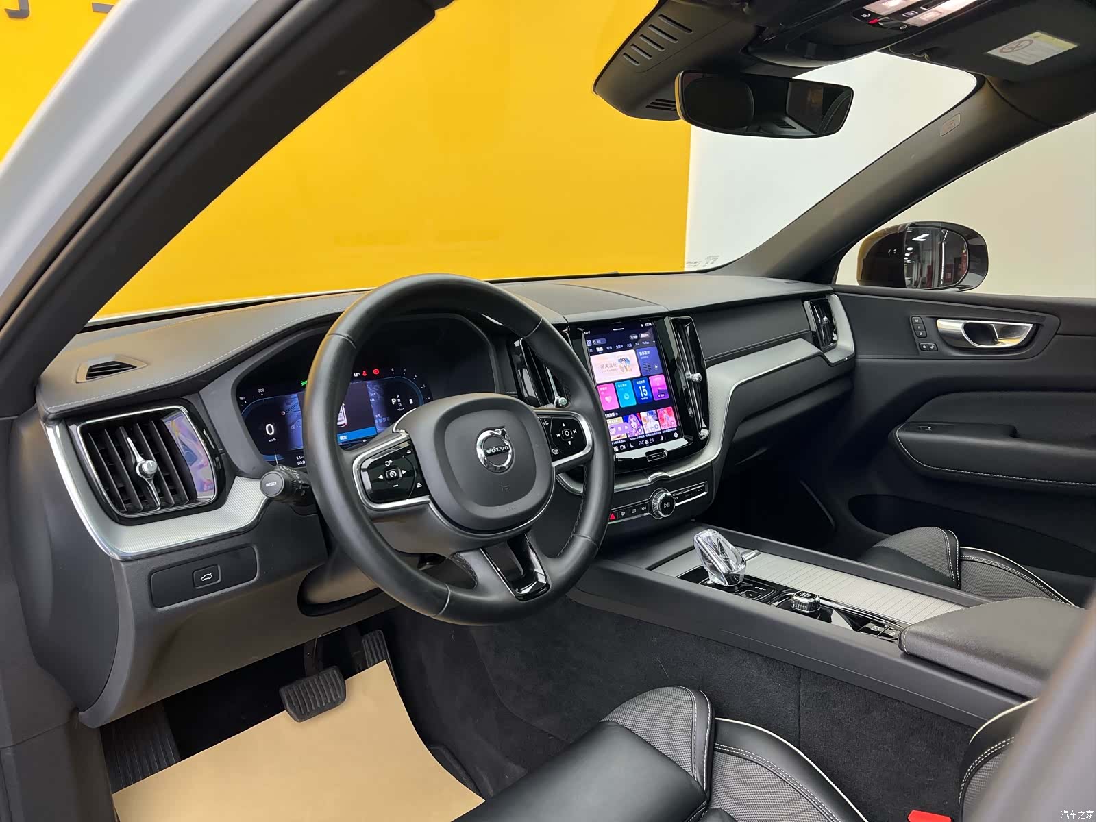 Volvo XC60, 2023 4