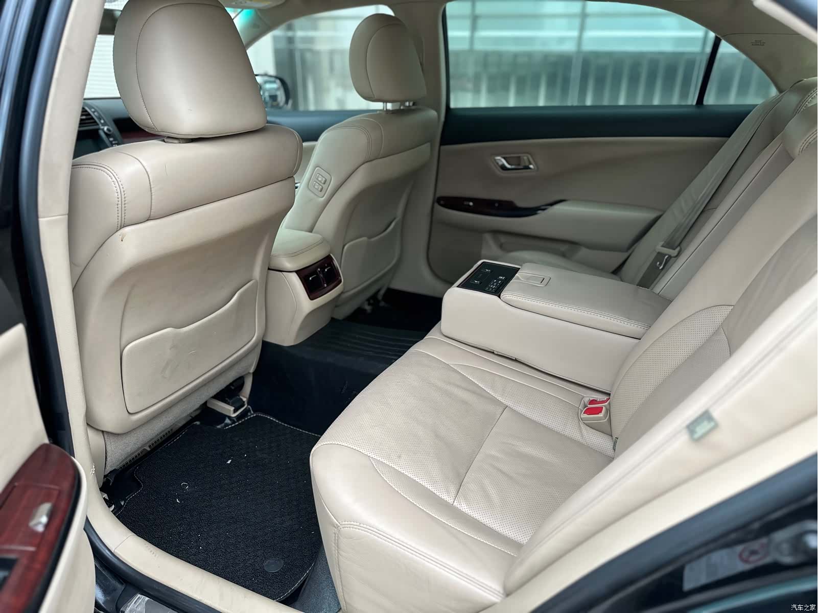 Toyota Crown, 2012 7