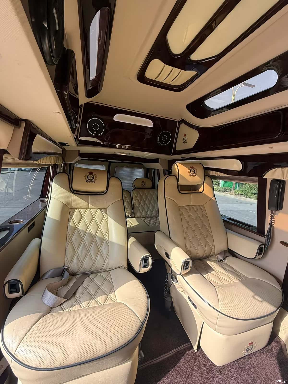 Ford E350, 2011 8