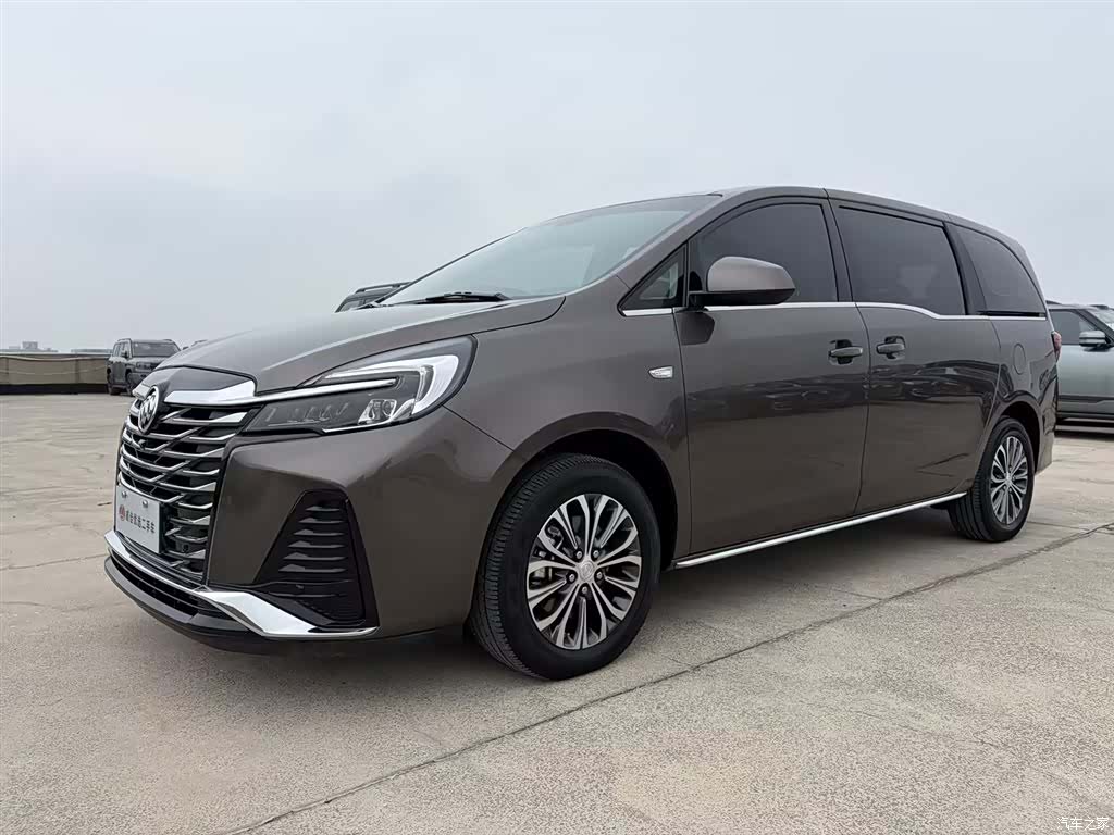 Buick GL8, 2023 1