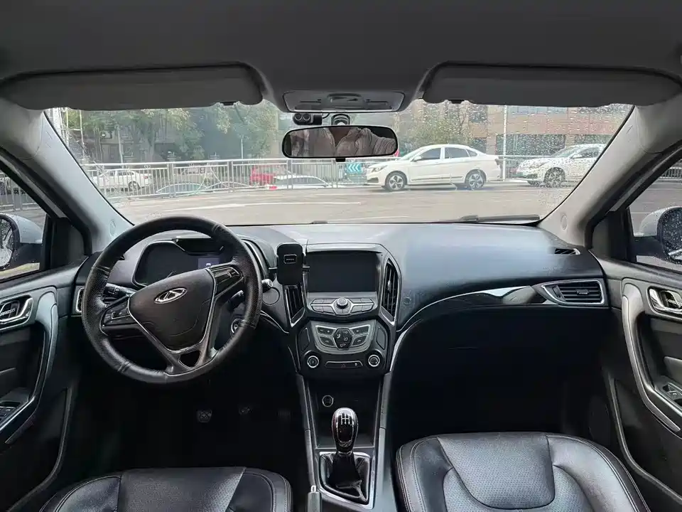 Chery Arrizo 5