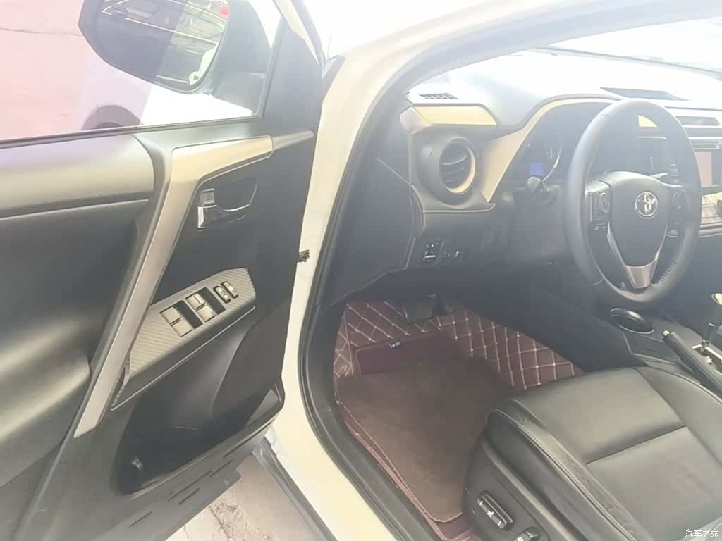 Toyota RAV4, 2015 16