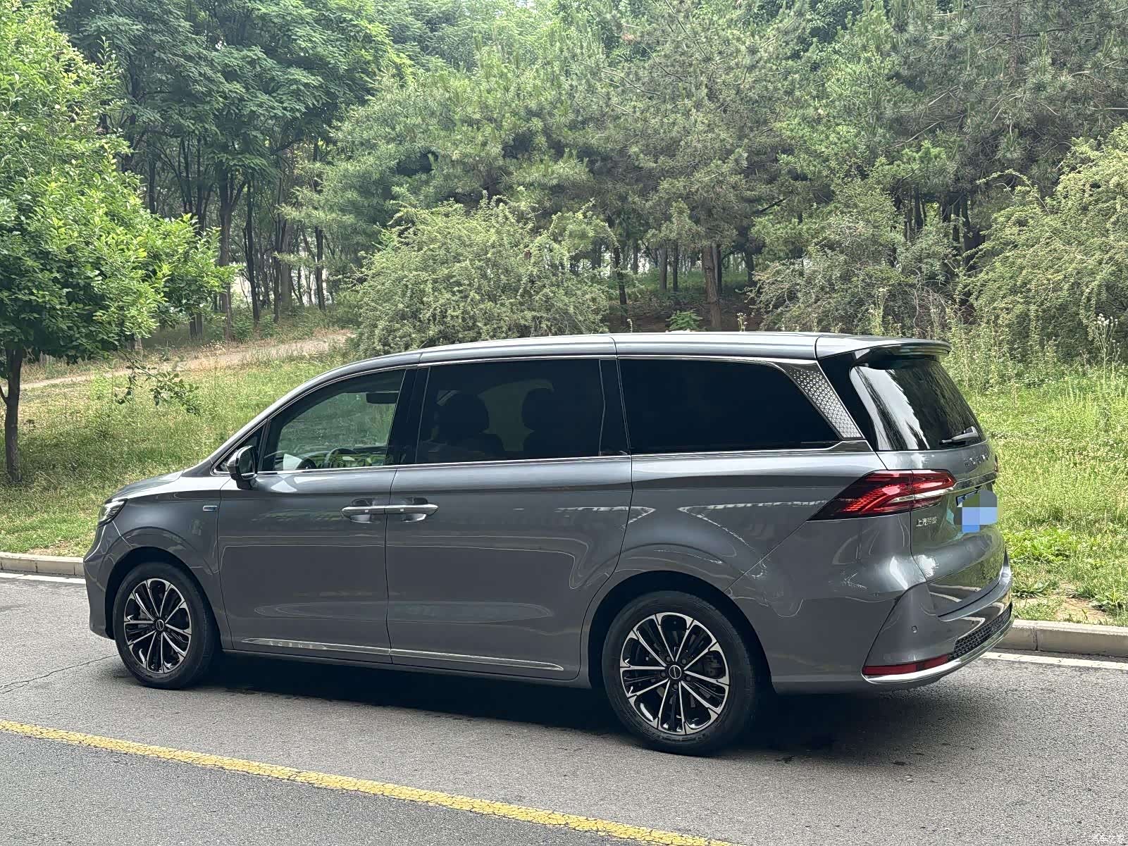 Roewe iMAX8, 2022 6