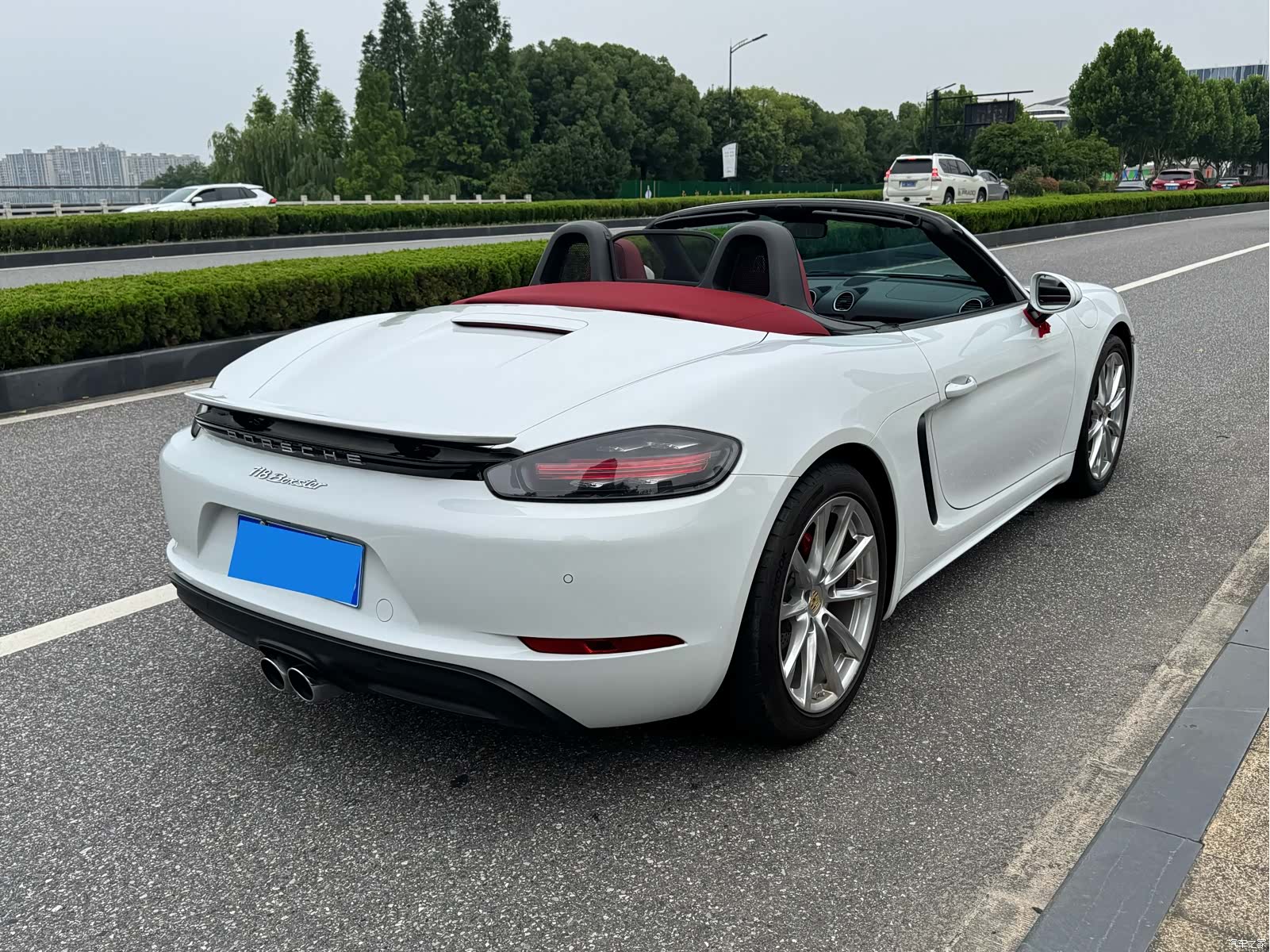 Porsche Boxster, 2022 все фото