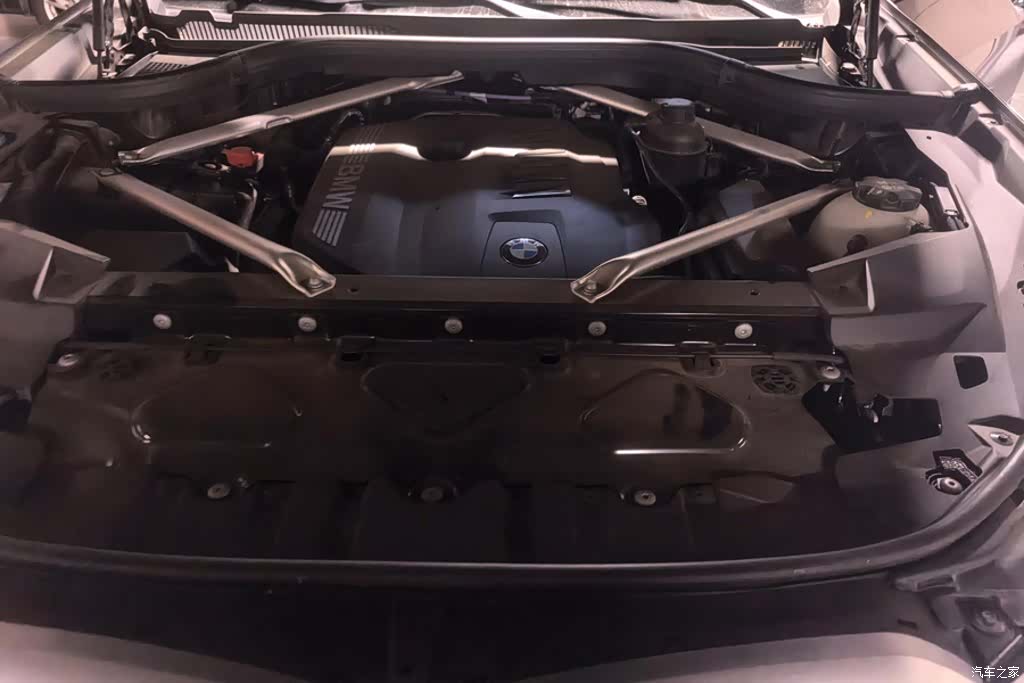 BMW X5, 2025 10