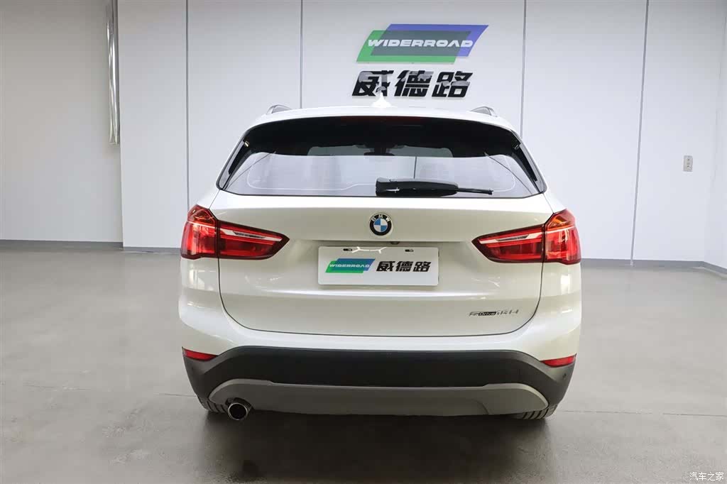BMW X1, 2019 все фото