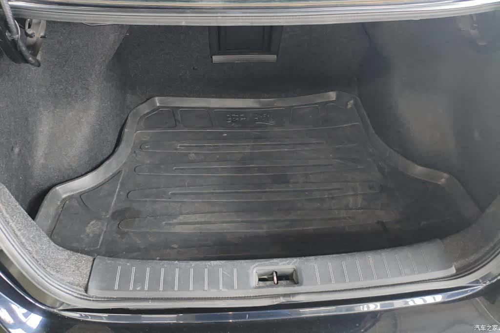 Nissan Sylphy, 2016 4