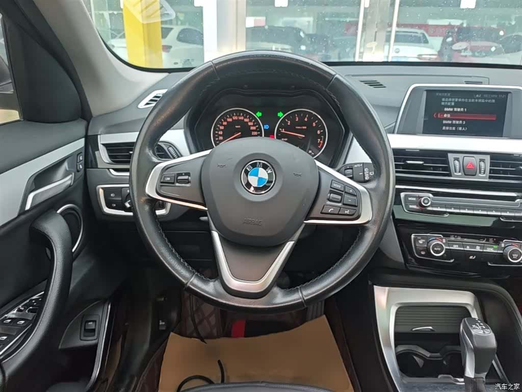 BMW X1, 2018 11
