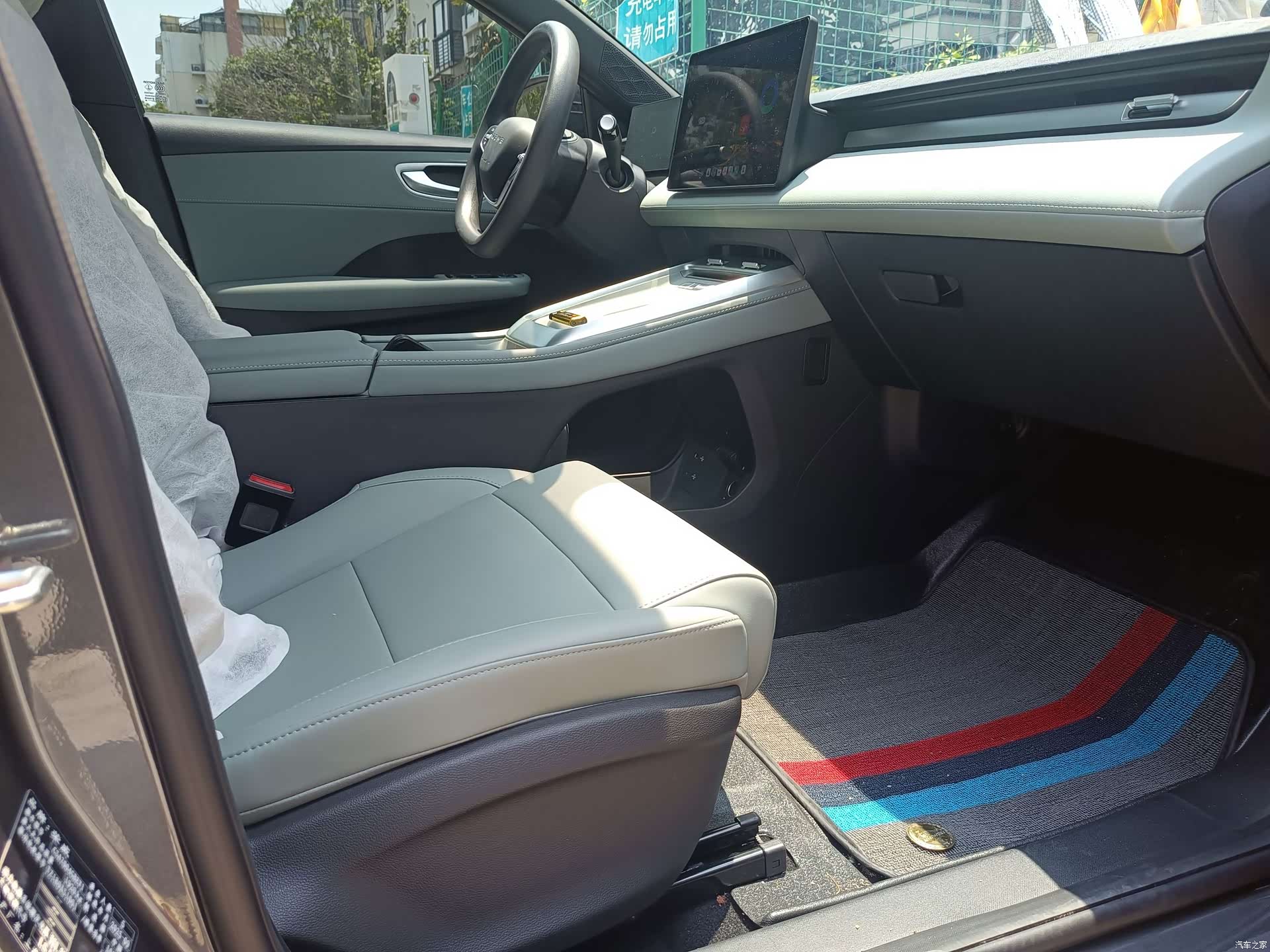 Roewe D6, 2025 все фото