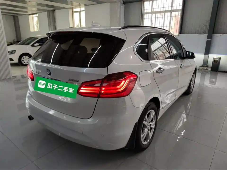 BMW 2 series station wagon