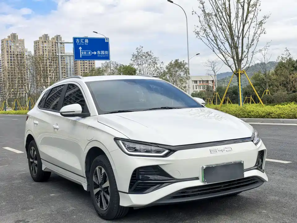 BYD e2