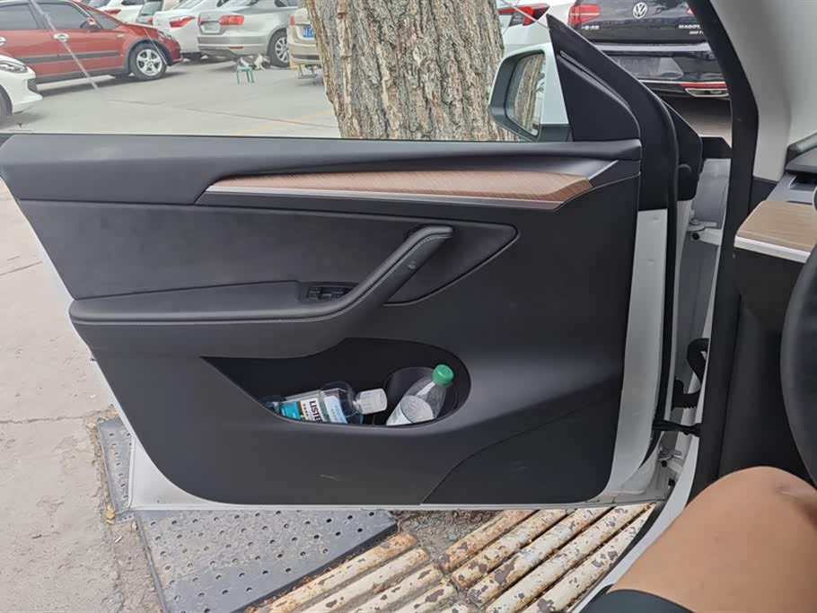 Tesla Model Y Tesla Model Y