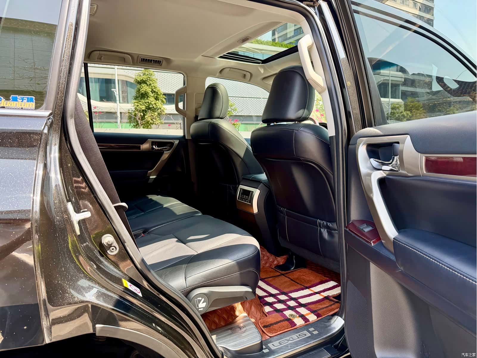 Lexus GX, 2019 24