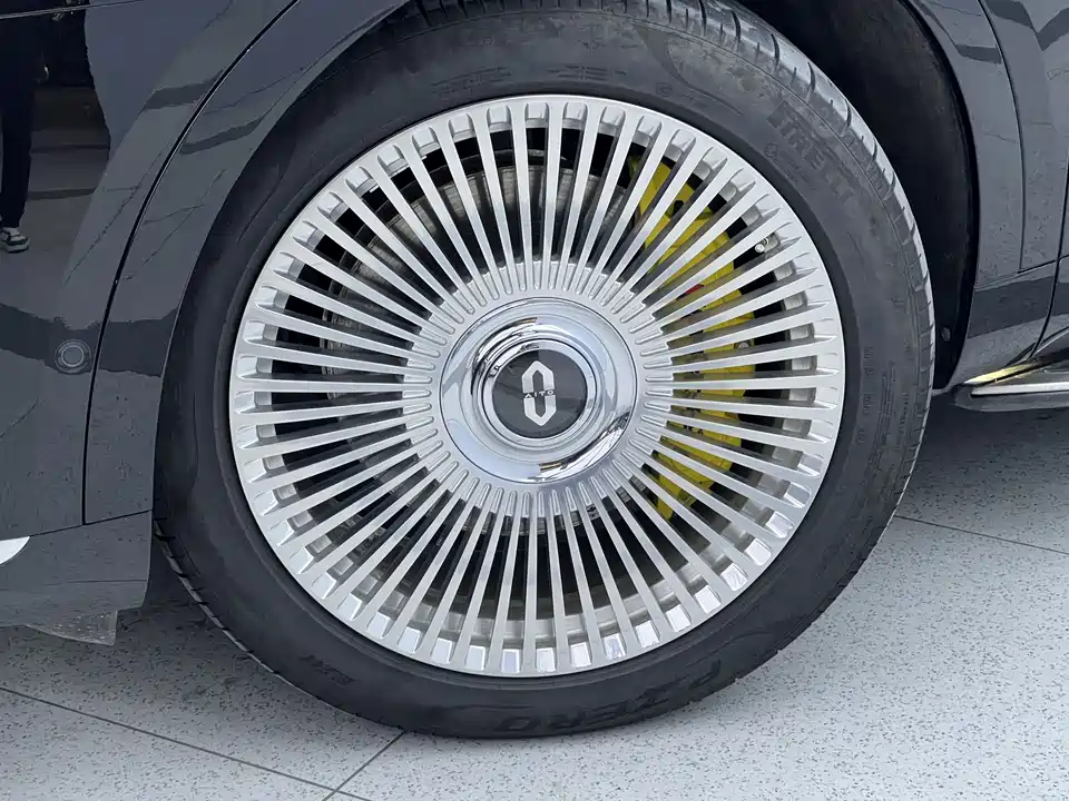 AITO Ask the world M9