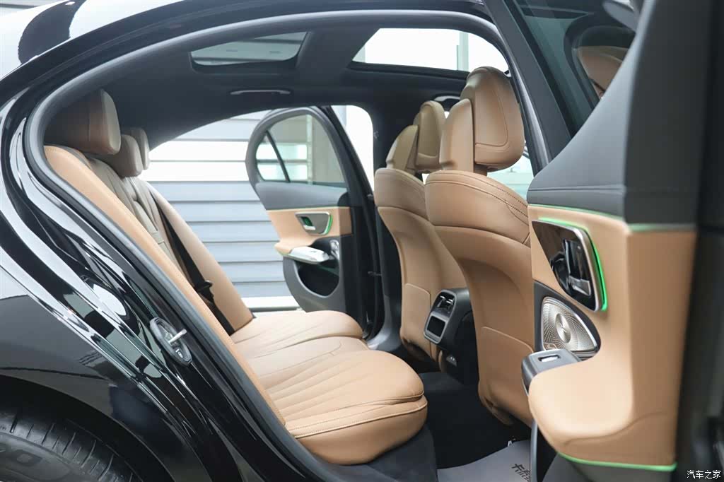Mercedes-Benz E-Class, 2024 24