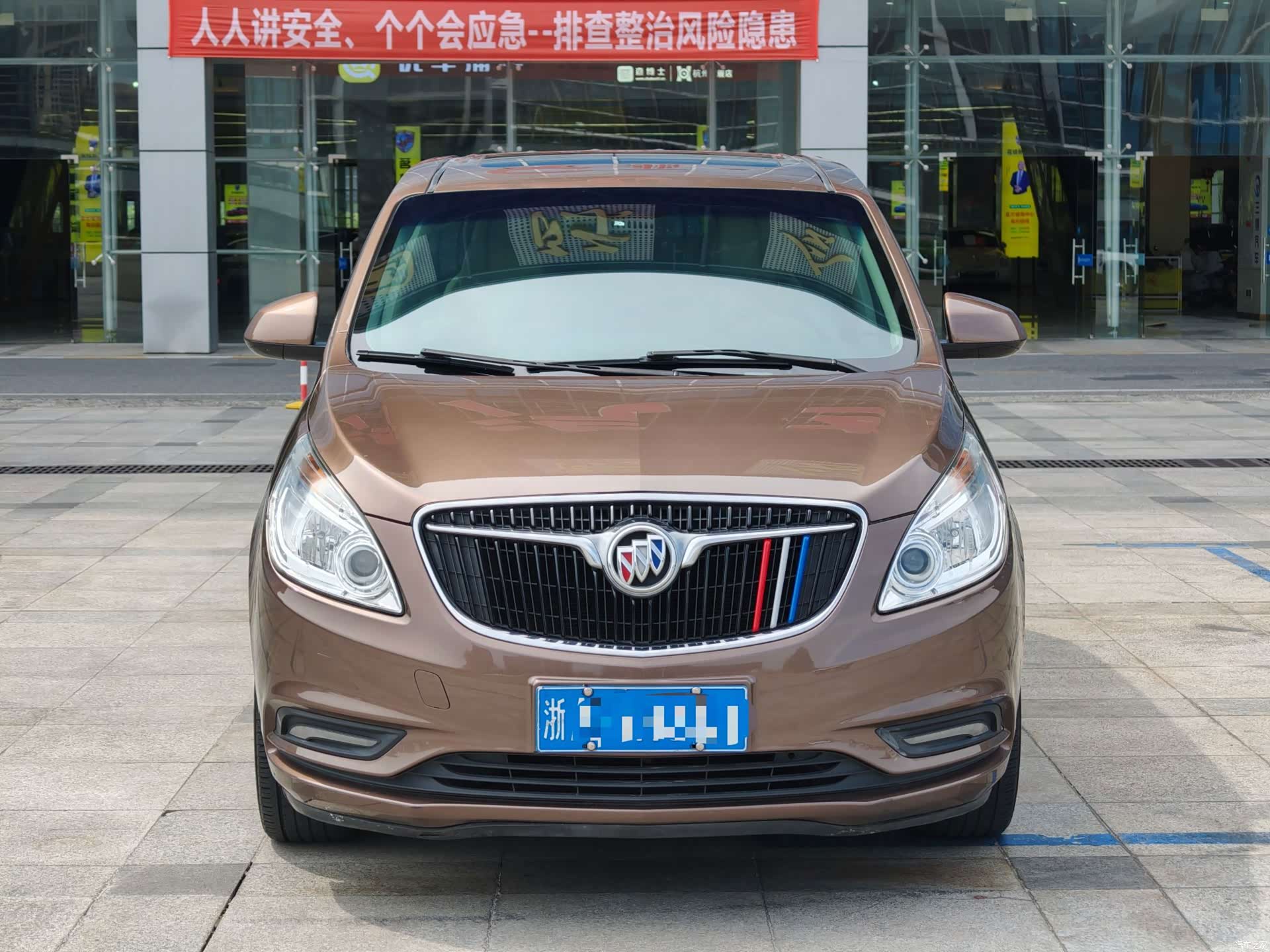 Buick GL8, 2019 3