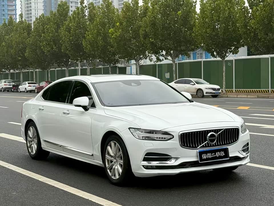 Volvo S90