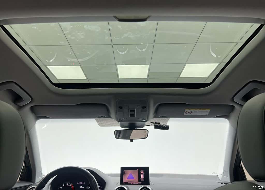 Audi Q2L, 2022 13