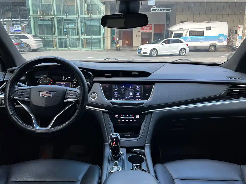 Cadillac XT6