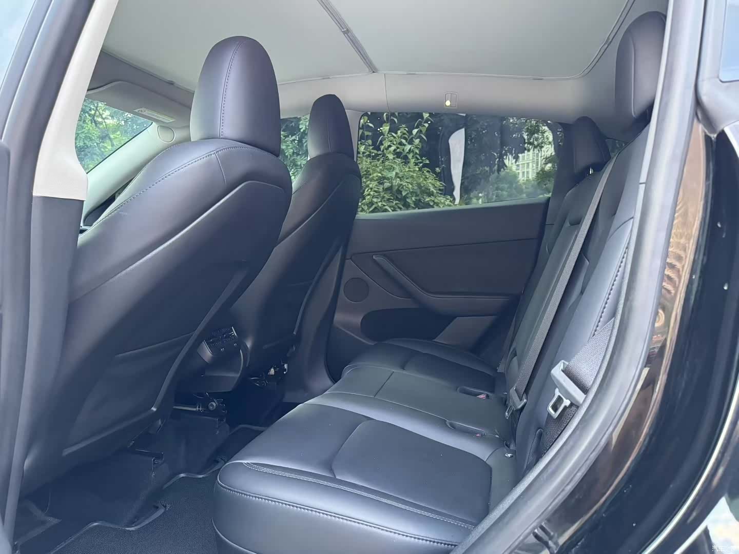 Tesla Model Y, 2022 6