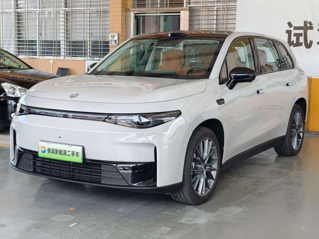 Leapmotor C10