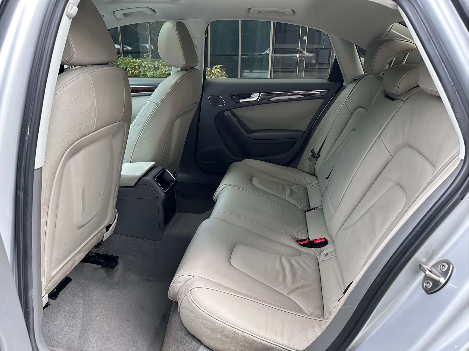 Audi A4L, 2011 8