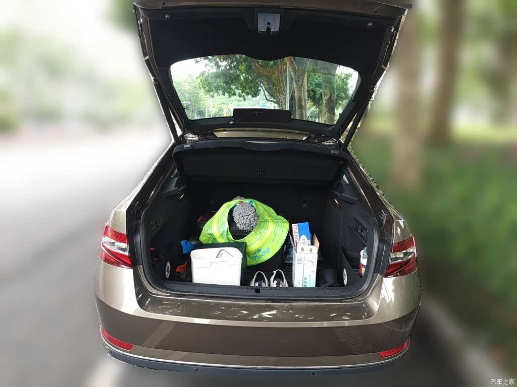 Skoda Superb, 2018 10
