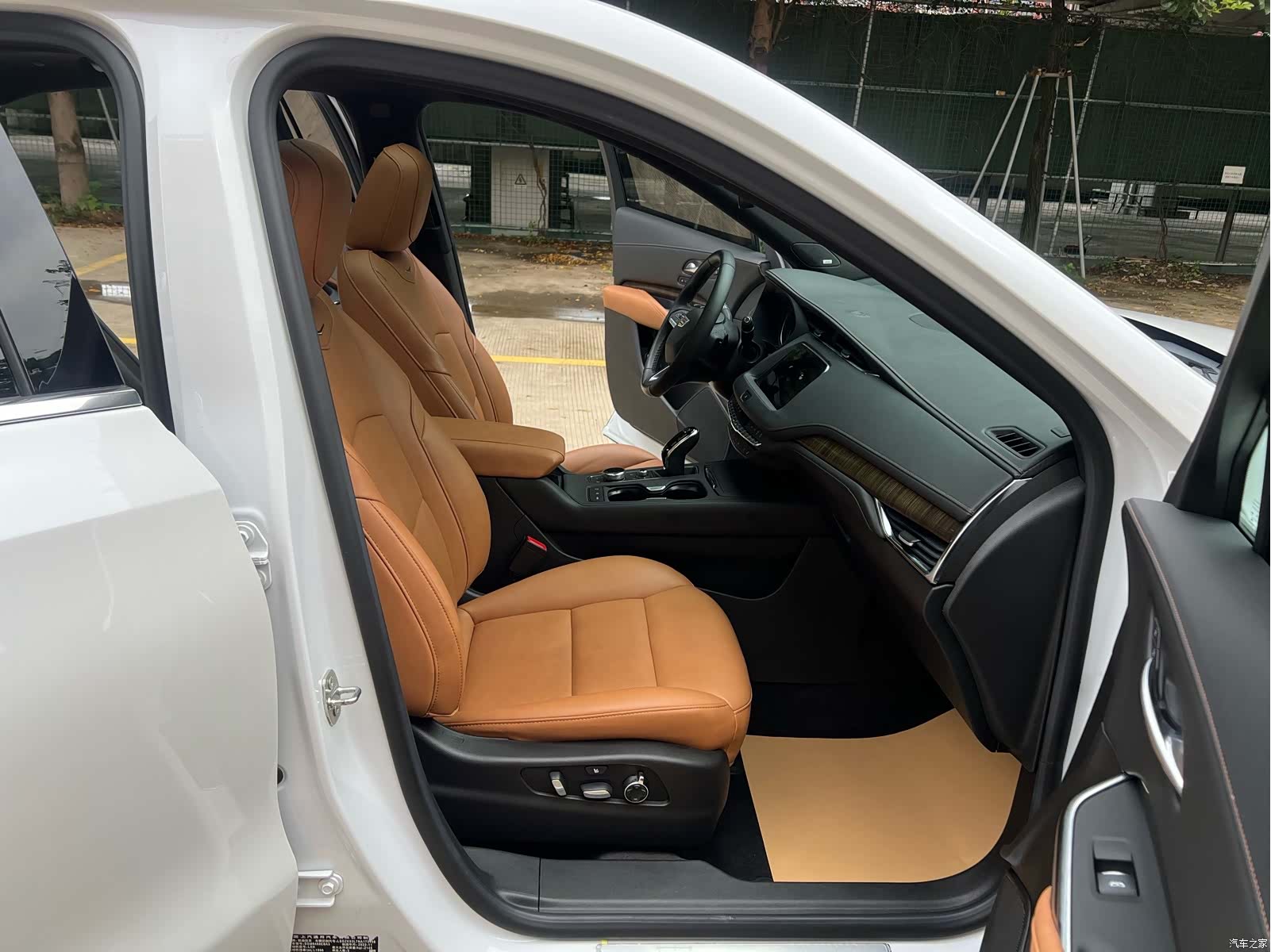 Cadillac XT4, 2023 8