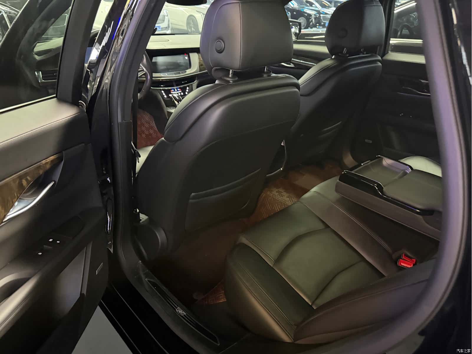 Cadillac CT6, 2021 4
