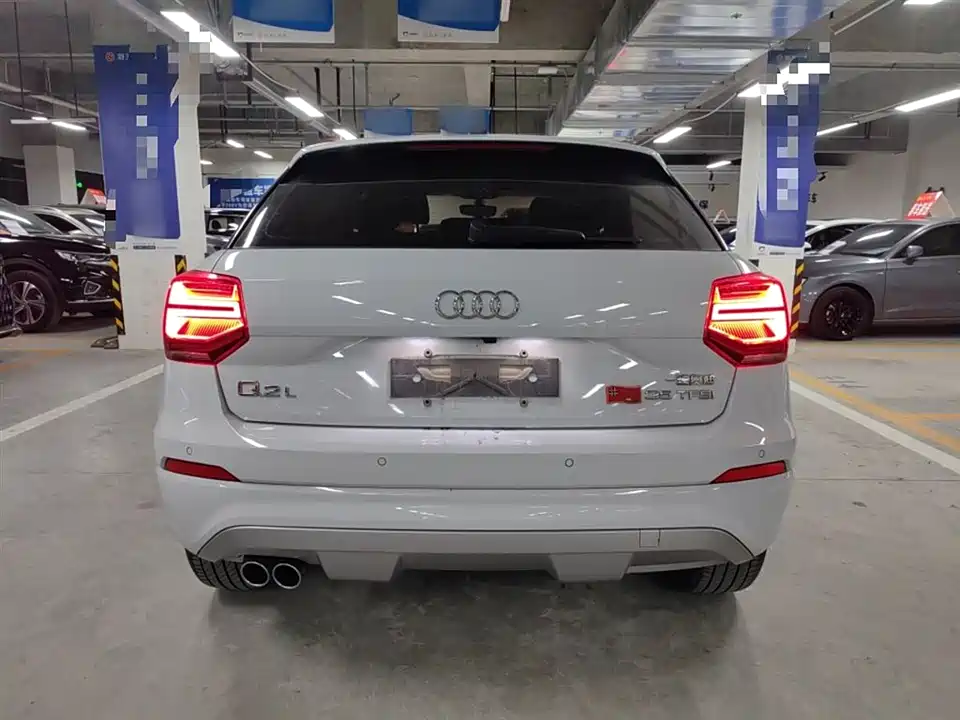 Audi Q2L