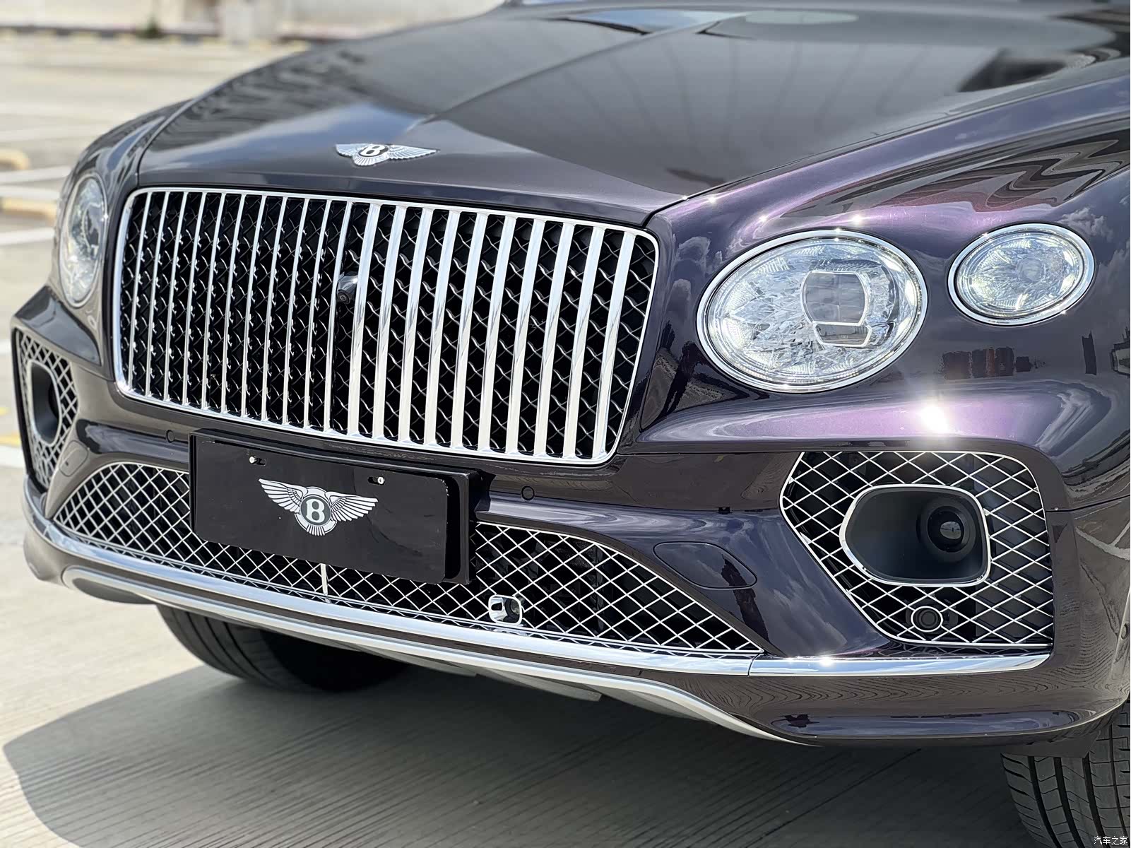 Bentley Bentayga, 2023 20