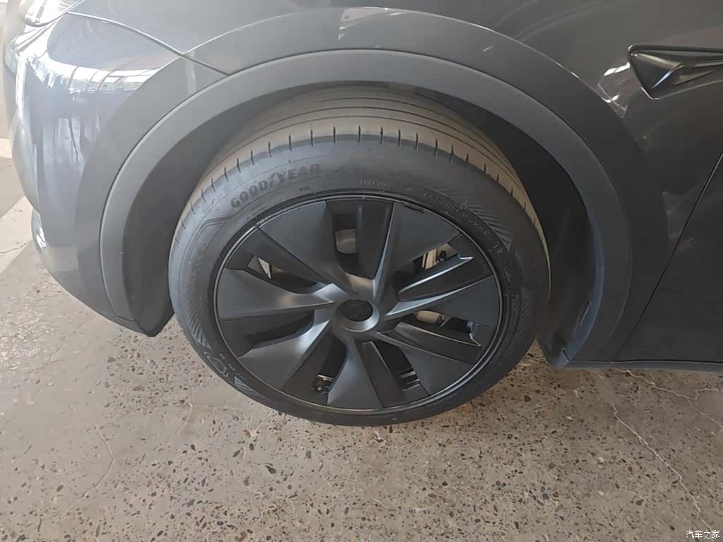 Tesla Model Y, 2024 23