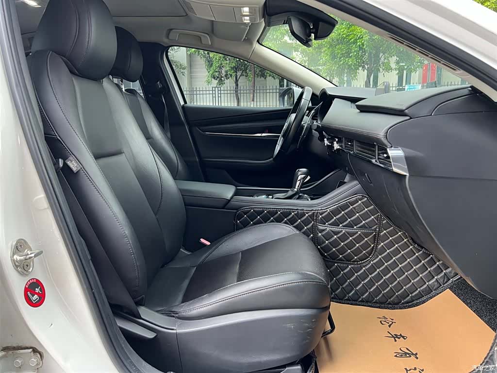 Mazda Mazda3, 2022 21