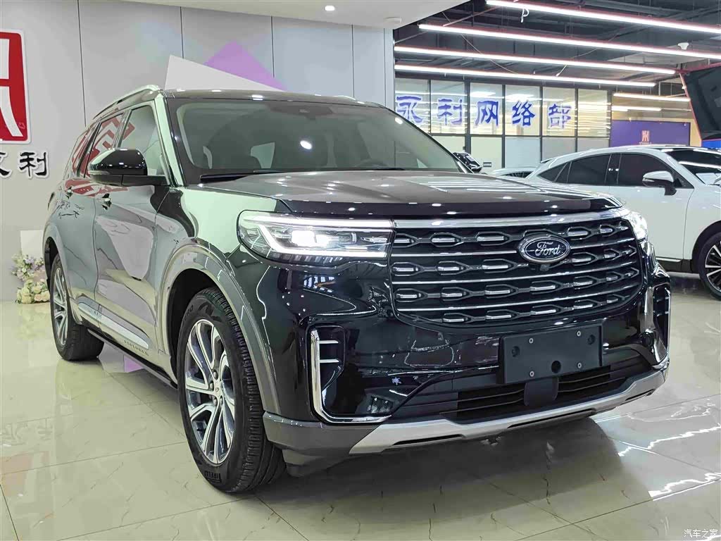 Ford Explorer, 2023 3