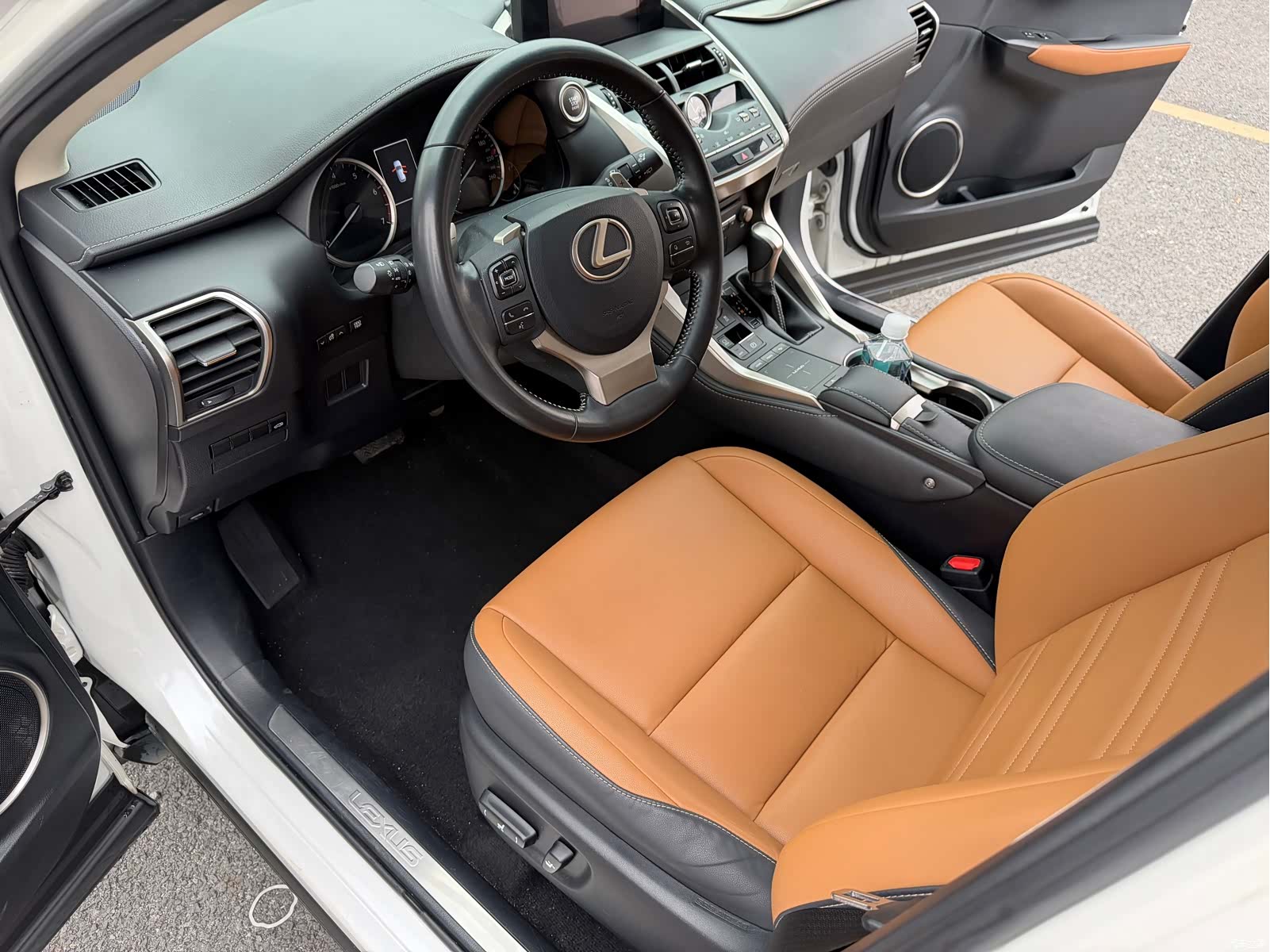 Lexus NX, 2019 24