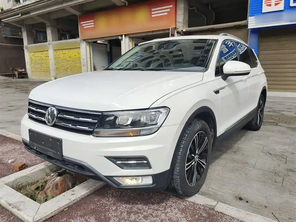 Volkswagen Tiguan L