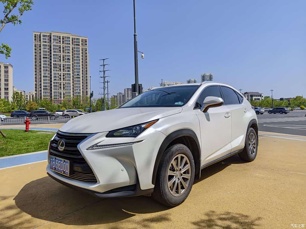 Lexus NX, 2016 1