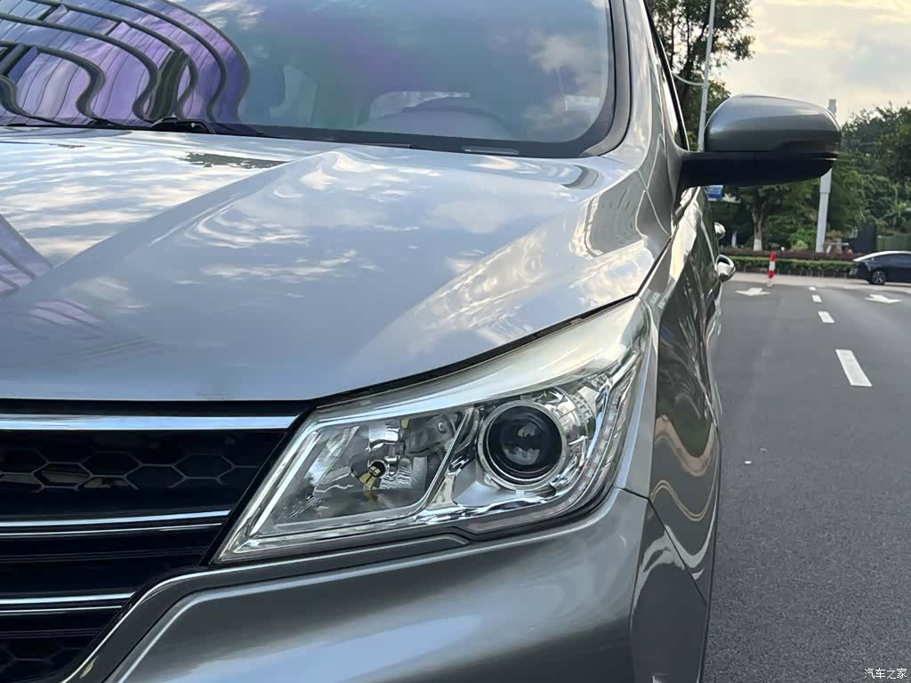 Wuling 730, 2020 28