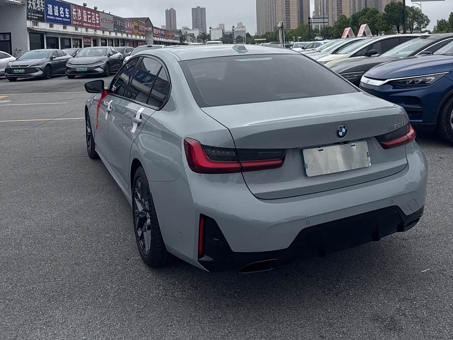 BMW 3 Series 2025, фото 9