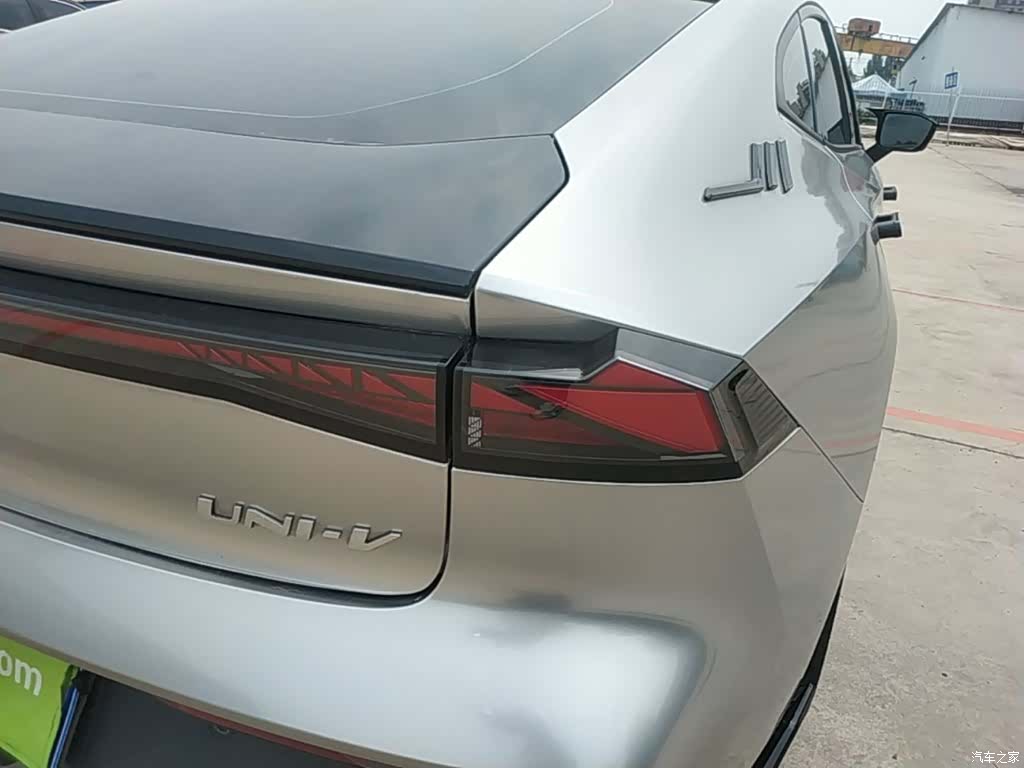 Changan UNI-V, 2022 8