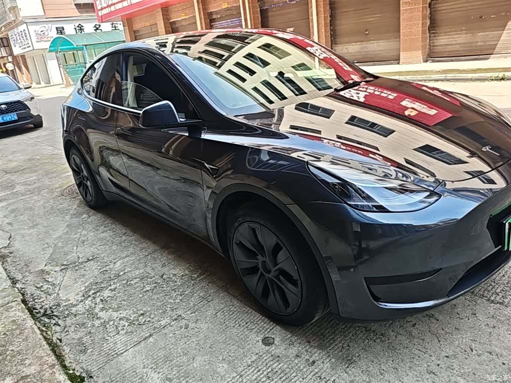 Tesla Model Y, 2024 4